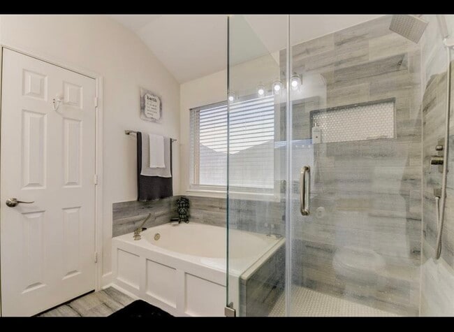 Building Photo - 16707 Promenade Park