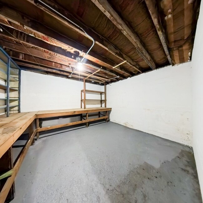 Building Photo - Newly updated 3 bedroom 2 bathroom home