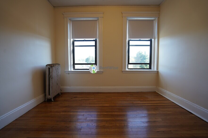 Building Photo - 1144 Commonwealth Ave