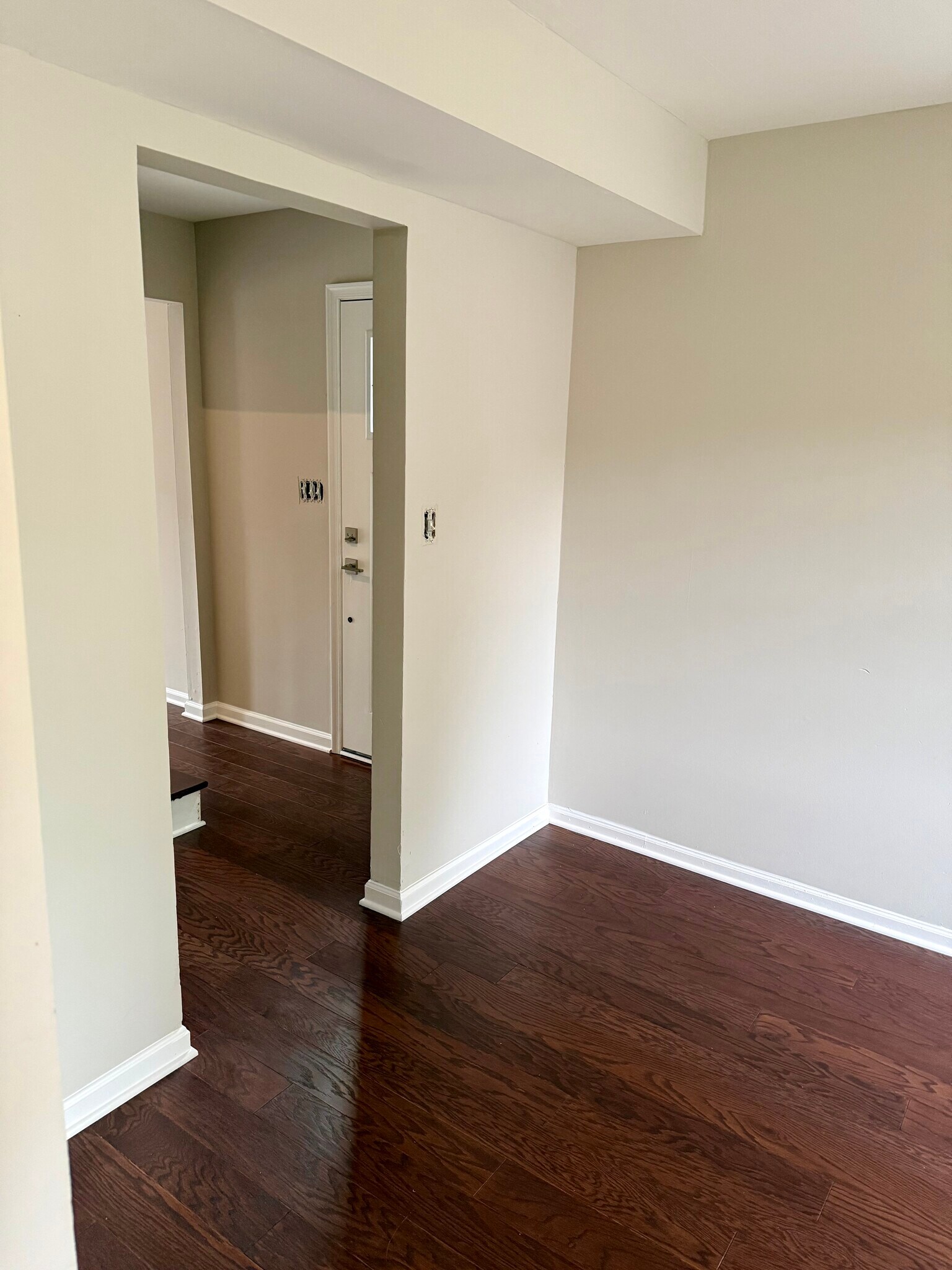 Building Photo - 727 Olde Greenwich Cir