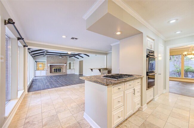 Building Photo - 11024 Riverview Dr