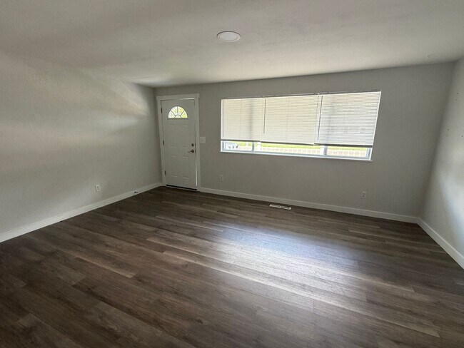 Building Photo - 4326 Kitridge Rd