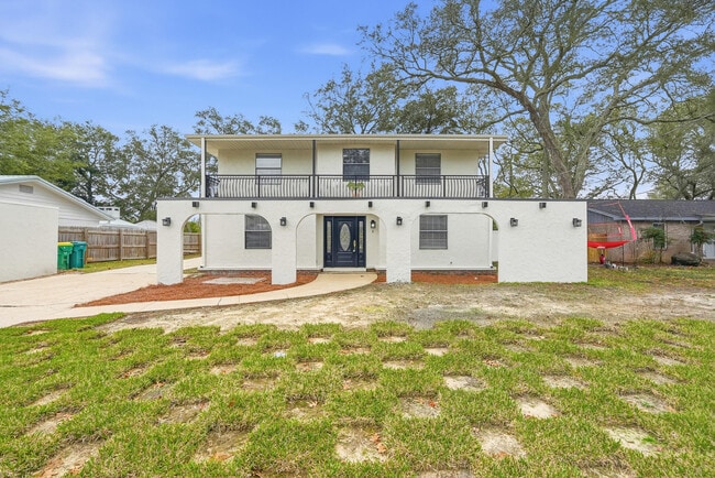 Building Photo - 120 Dyer St