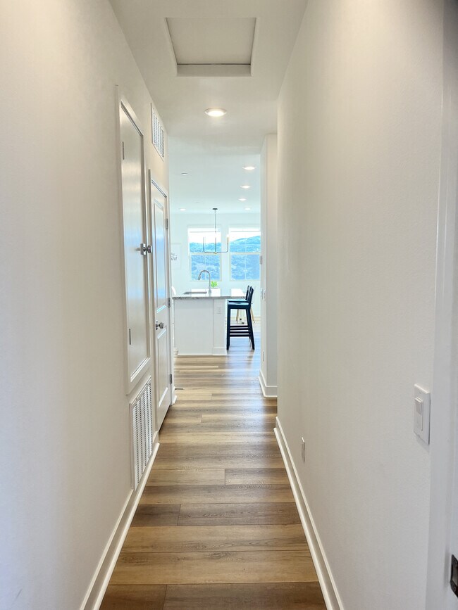 Building Photo - 1100 Lasso Way