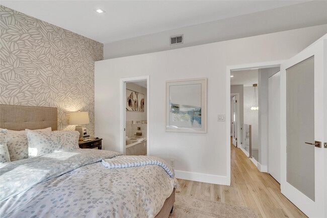 Building Photo - 1991 NE 15th Ave