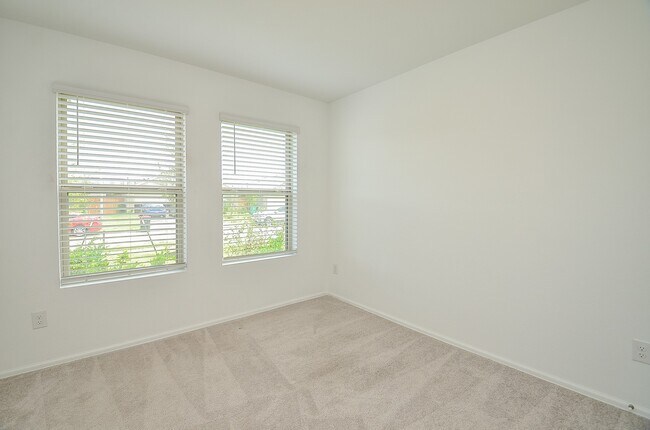 Building Photo - 27127 Breakaway Ln