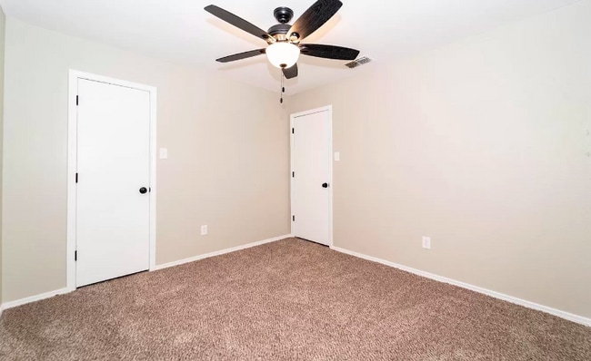 Building Photo - Bright, updated home!