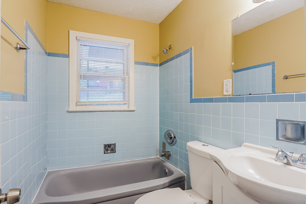 Building Photo - 1221 27th Ave N