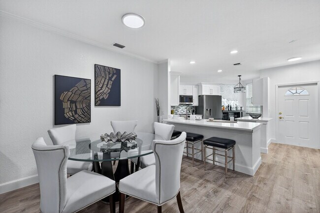 Building Photo - 8390 Excalibur Cir