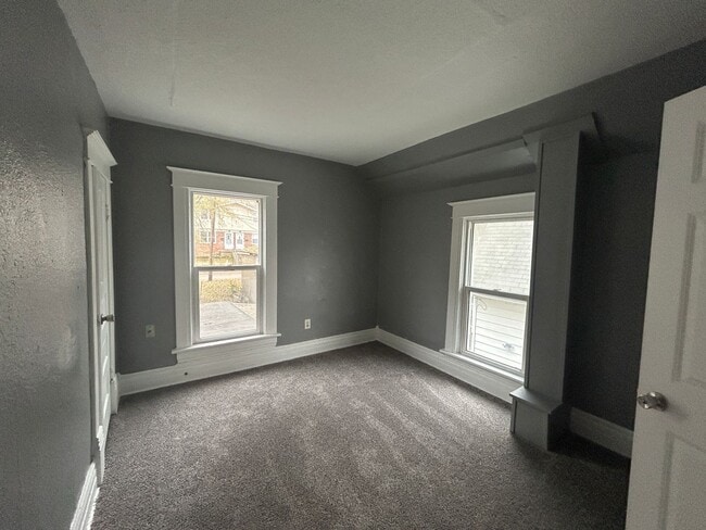 Building Photo - 3 Bedroom, 2 Bath house in East Moline