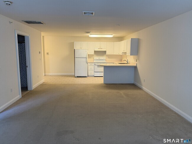 Building Photo - 365 Westport Ave