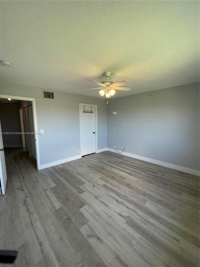 Building Photo - 2469 Cordoba Bend