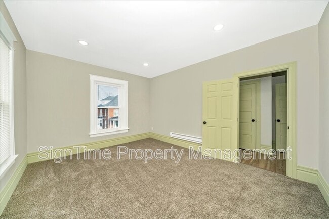 Building Photo - 25 Wayside Ave