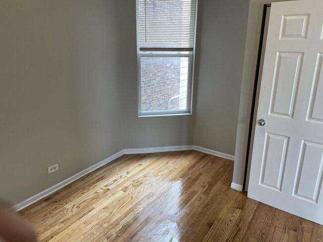 Building Photo - 4017 W Van Buren St