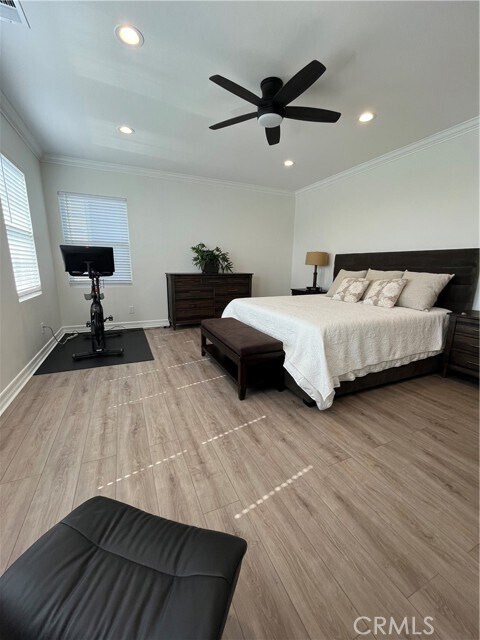 Building Photo - 72 Downing St