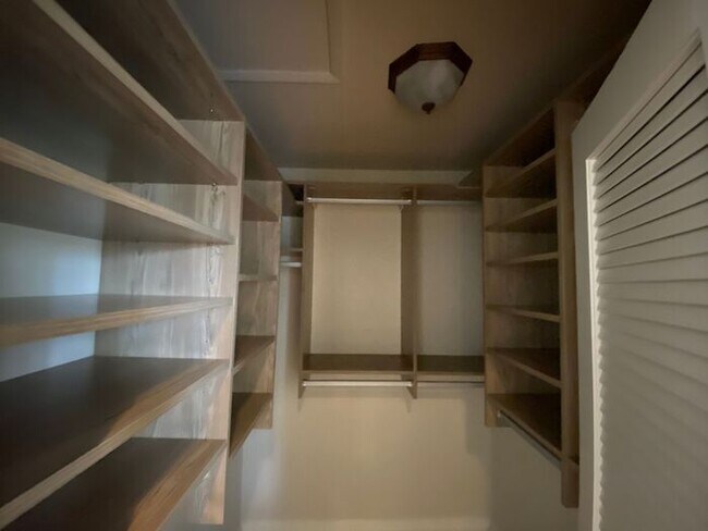 Building Photo - 4110 El Bosque Dr