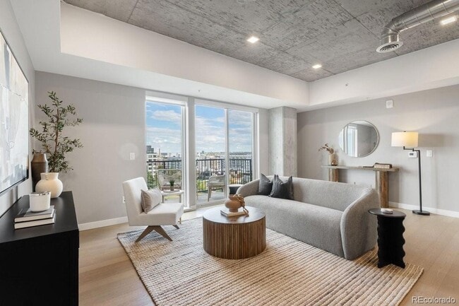 Building Photo - 1515 Julian St