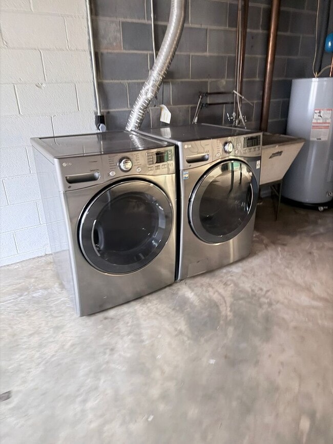 Building Photo - Beautiful brick, ranch home in the Enka Sc...