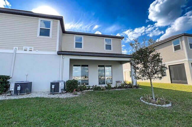 Building Photo - 15589 Willow Arbor Cir