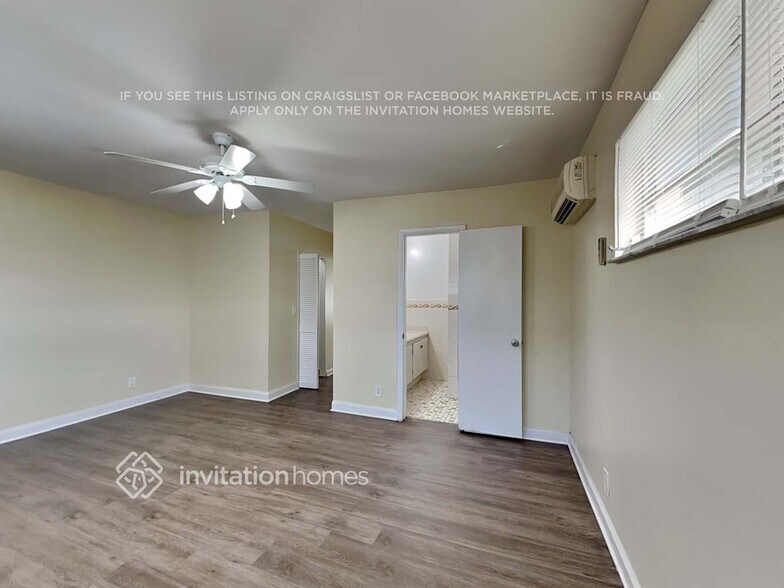 Building Photo - 3211 SW 64th Terrace
