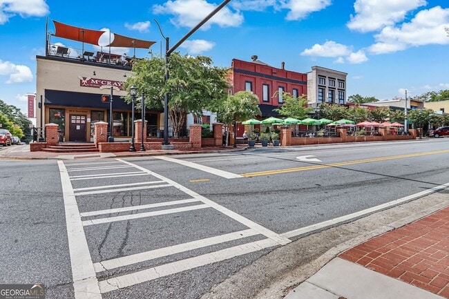 Building Photo - 597 Paper Mill Rd