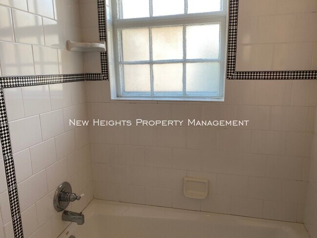 Building Photo - 301 Broad St