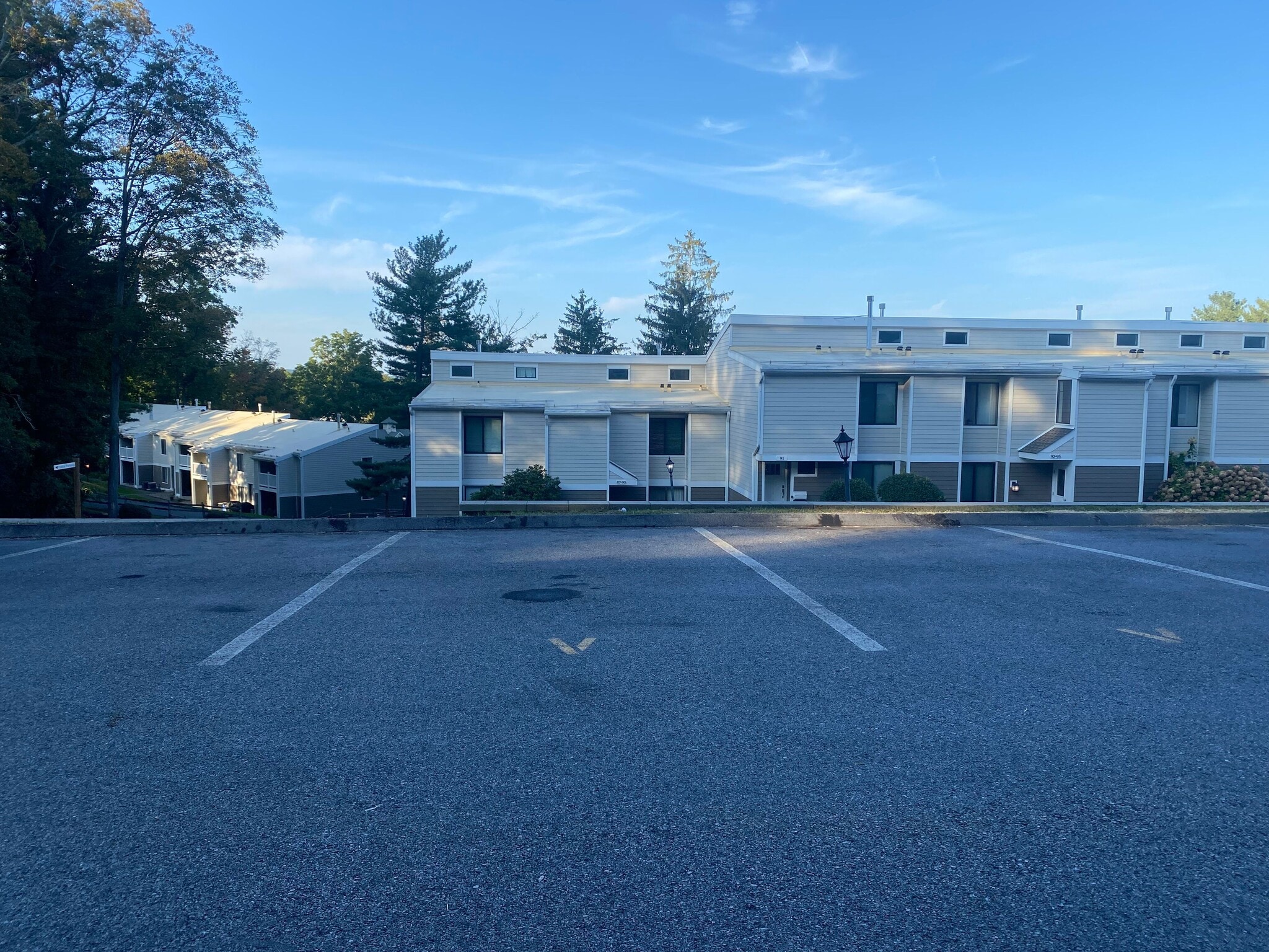 Building Photo - 89 Olcott Way