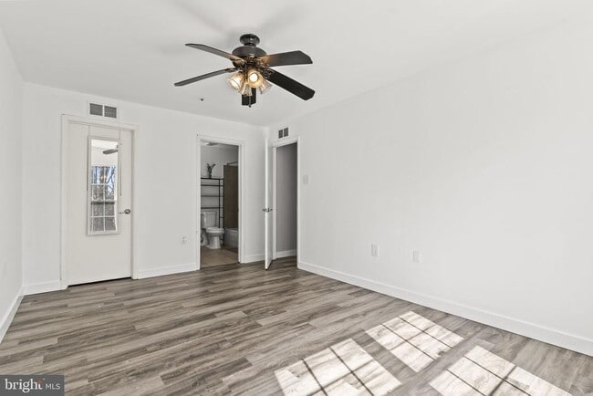 Building Photo - 8730 Grasmere Ct