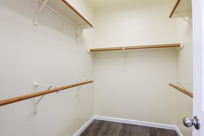 Building Photo - 6614 Surrey Meadow Ct