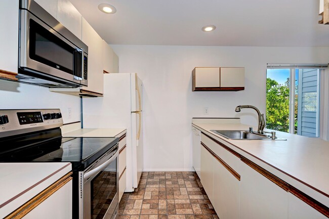 Building Photo - 2 bed 1.75 bath Apartment in Seattle