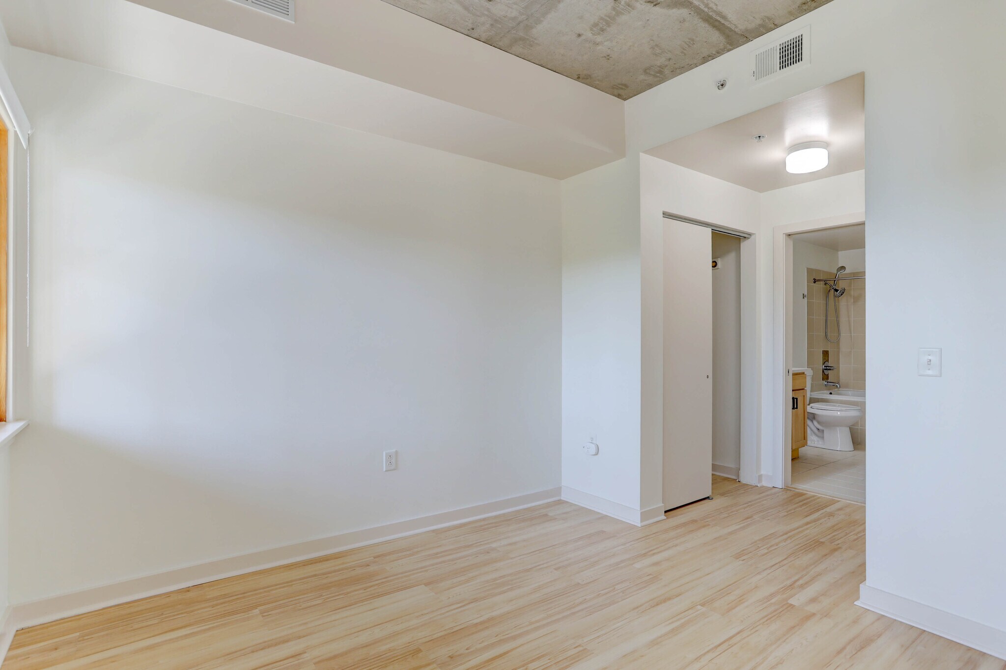 Building Photo - 275 S Harrison St