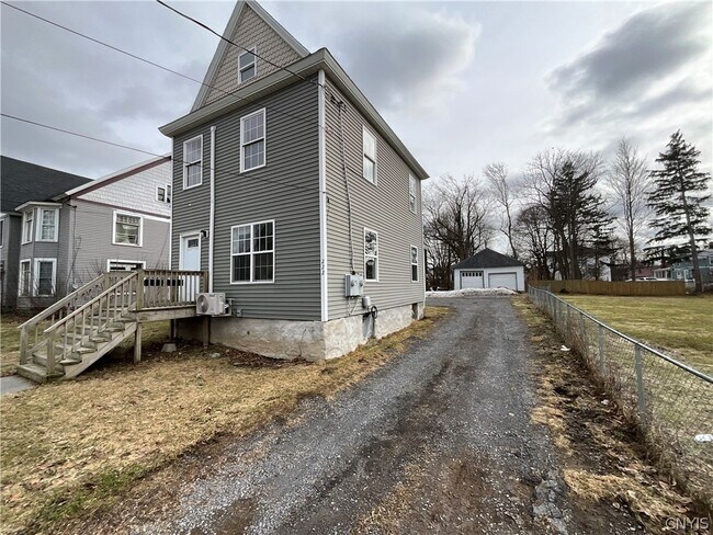 Building Photo - 222 Academy St