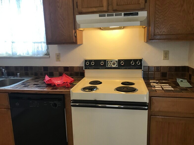 Building Photo - 916 44th Ave Ct