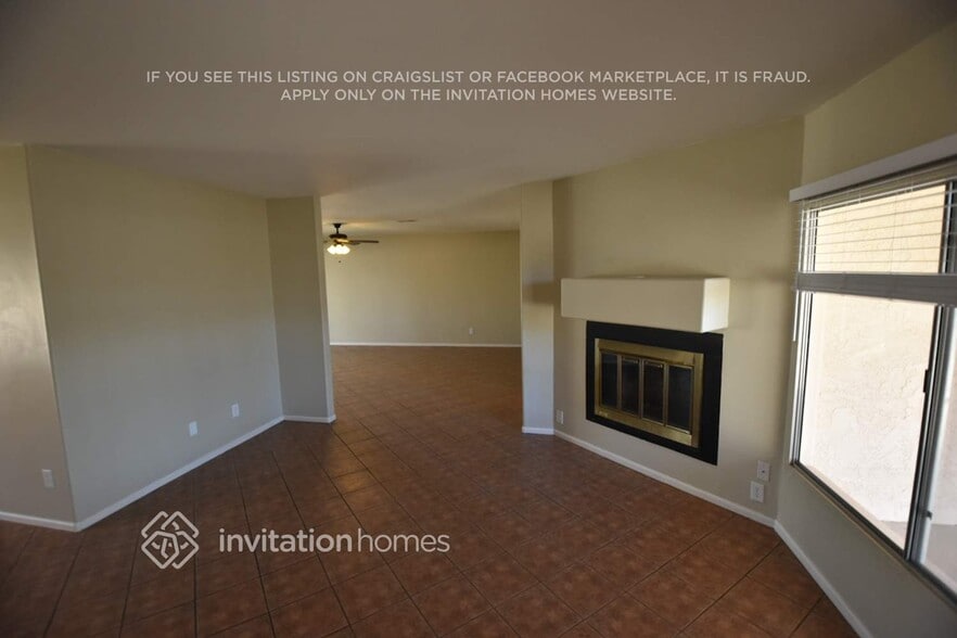 Building Photo - 10639 N 48th Dr