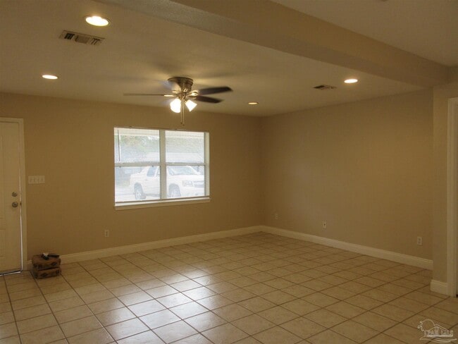 Building Photo - 4389 Pine Villa Cir