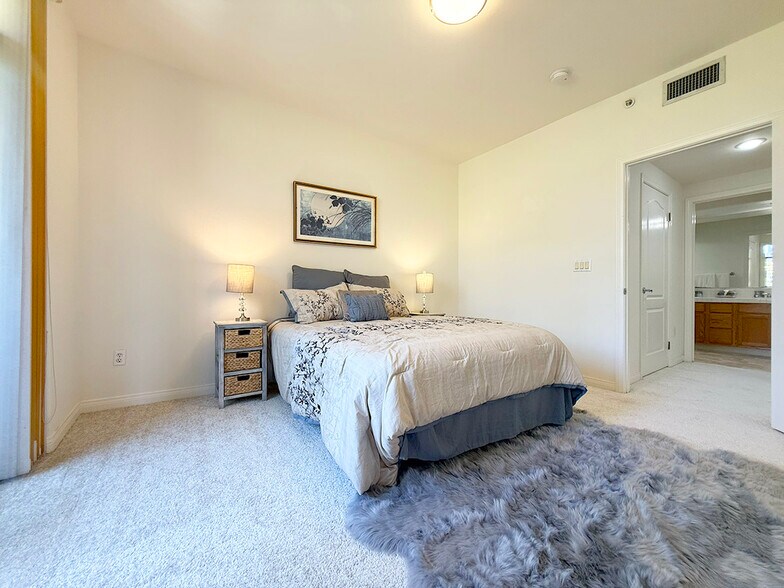 Building Photo - 144 S 3rd St