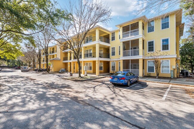 Building Photo - Charleston Place #2291