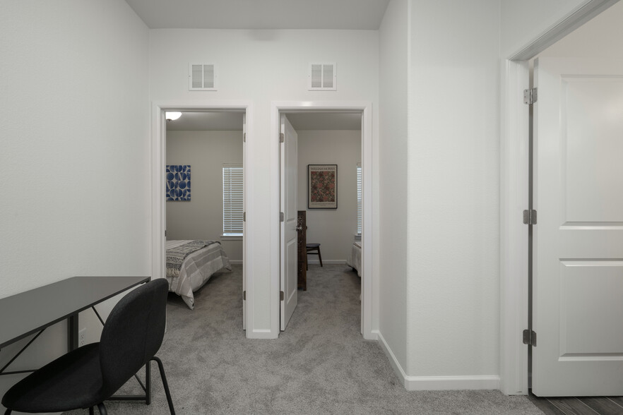 Building Photo - 1074 Hoppas Ct