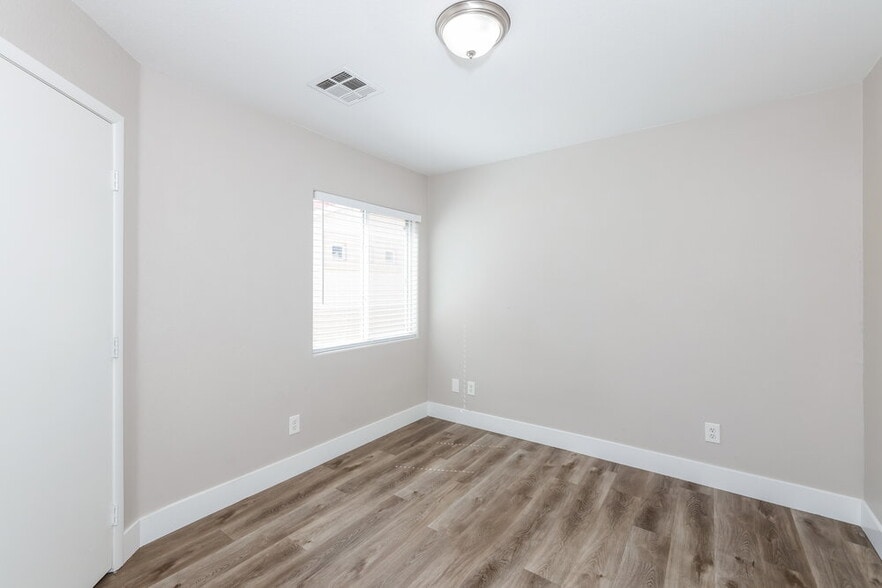 Building Photo - 1743 Dark Wolf Ave