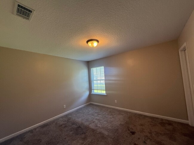 Building Photo - 50 Huntington Dr