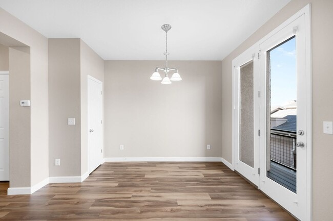 Building Photo - 3BD, 2.5BA Englewood Townhome with 2-Car Garage