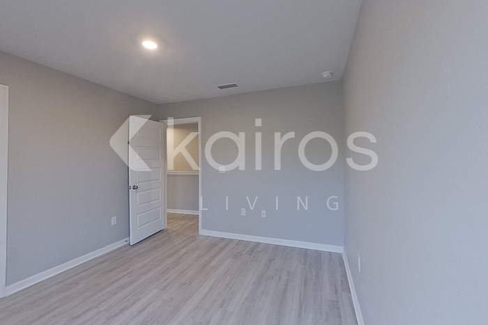 Building Photo - 4816 Malay Cir