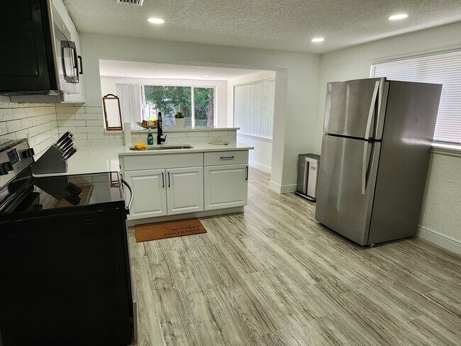 Building Photo - Fully updated 3-bedroom, 2-bath home