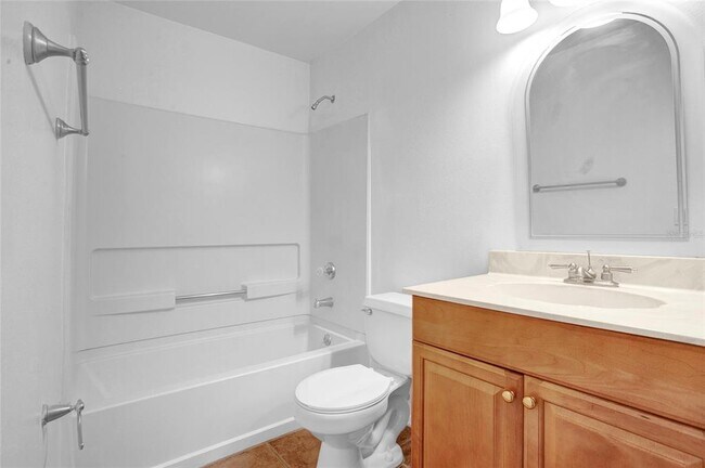 Building Photo - 3651 N Goldenrod Rd