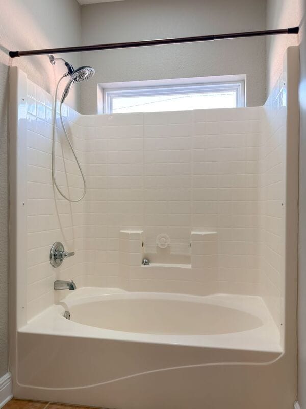 Building Photo - 2572 Gulf Breeze Ave