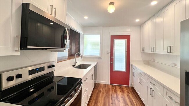 Building Photo - 156-B N Kalaheo Ave