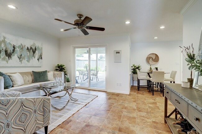 Building Photo - 2330 Willowby Dr