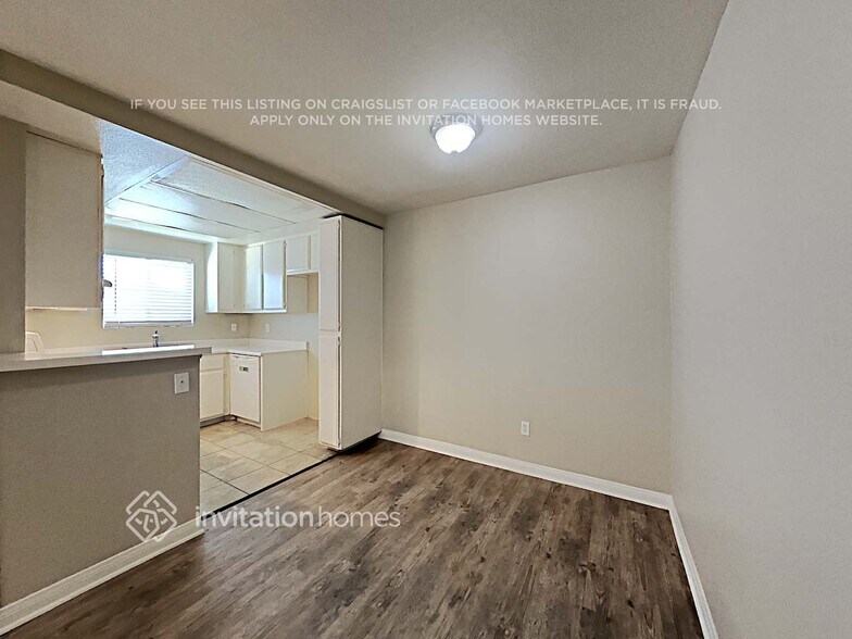 Building Photo - 16377 Lakeshore Dr