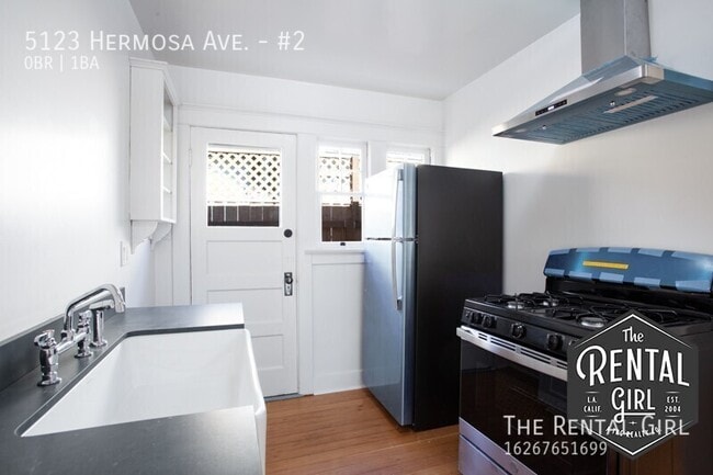 Building Photo - 5123 Hermosa Ave