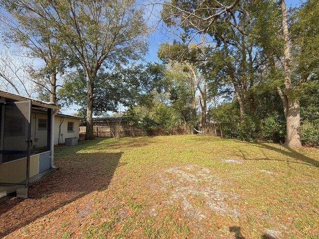 Building Photo - $1550 - Sweet 3/1 Ranch Style Home in Arlington